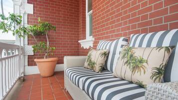 Superior Room, 1 Queen Bed | Terrace/patio