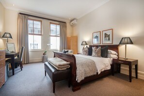 Standaard kamer, 1 queensize bed | Uitzicht vanuit de kamer