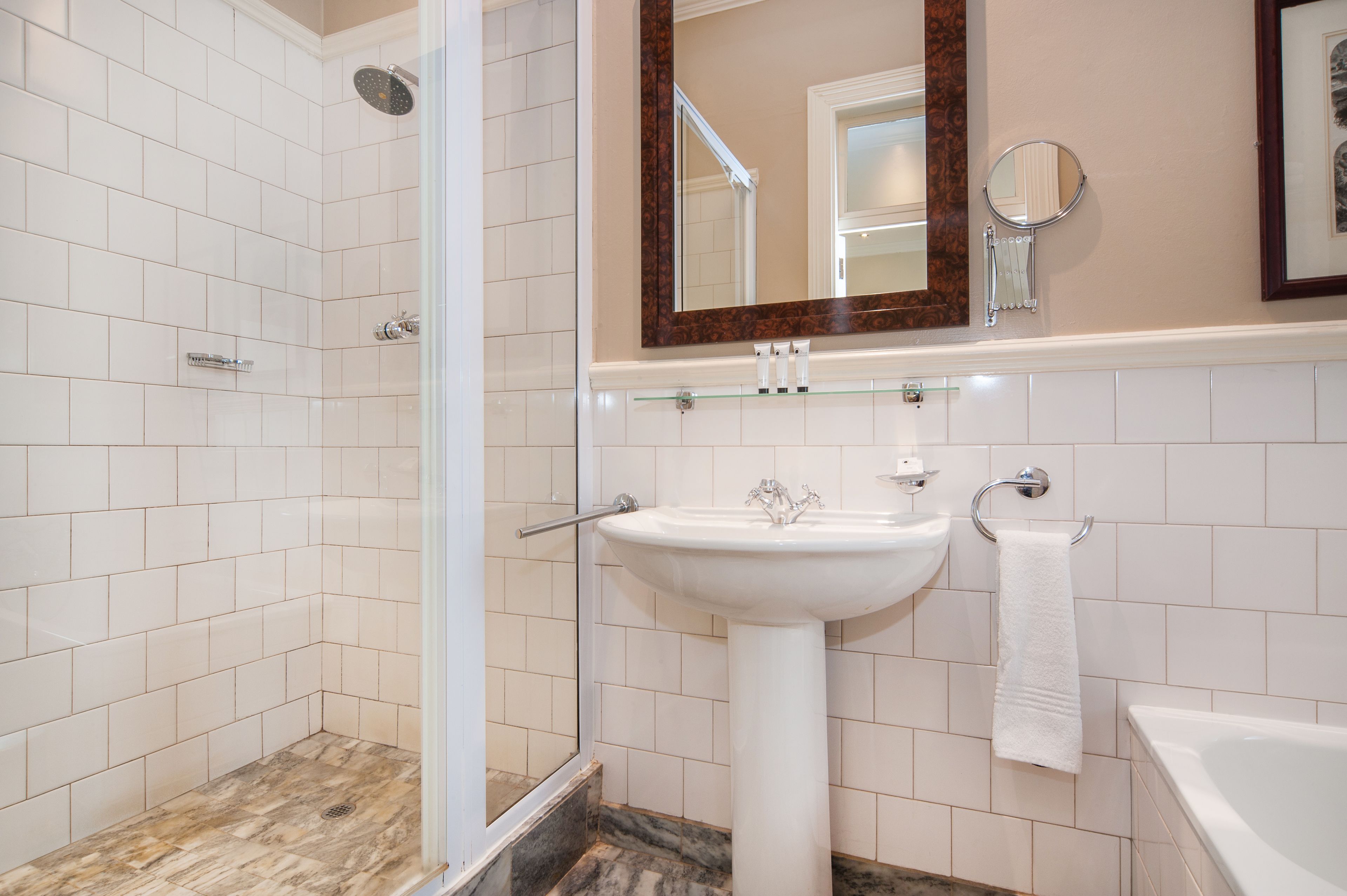 standard room, 1 queen bed | bathroom | free toiletries, hair dryer, towels