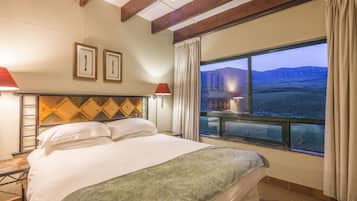 3 bedrooms, premium bedding, in-room safe, desk