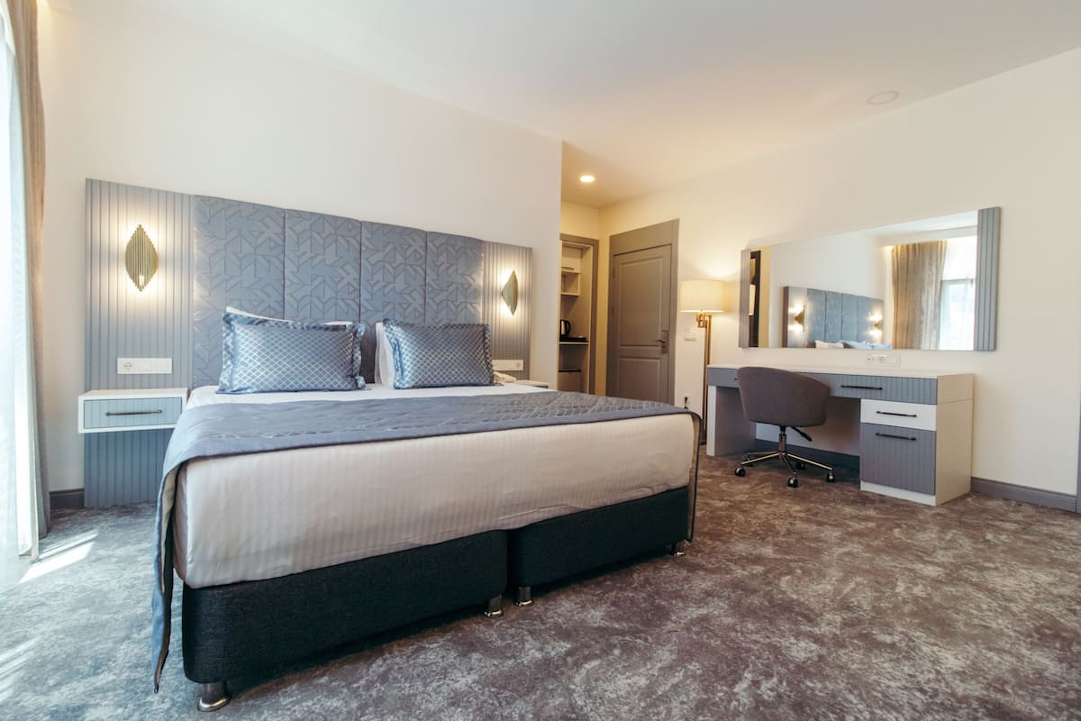 Family Studio Suite | 1 bedroom, Egyptian cotton sheets, premium bedding, Select Comfort beds