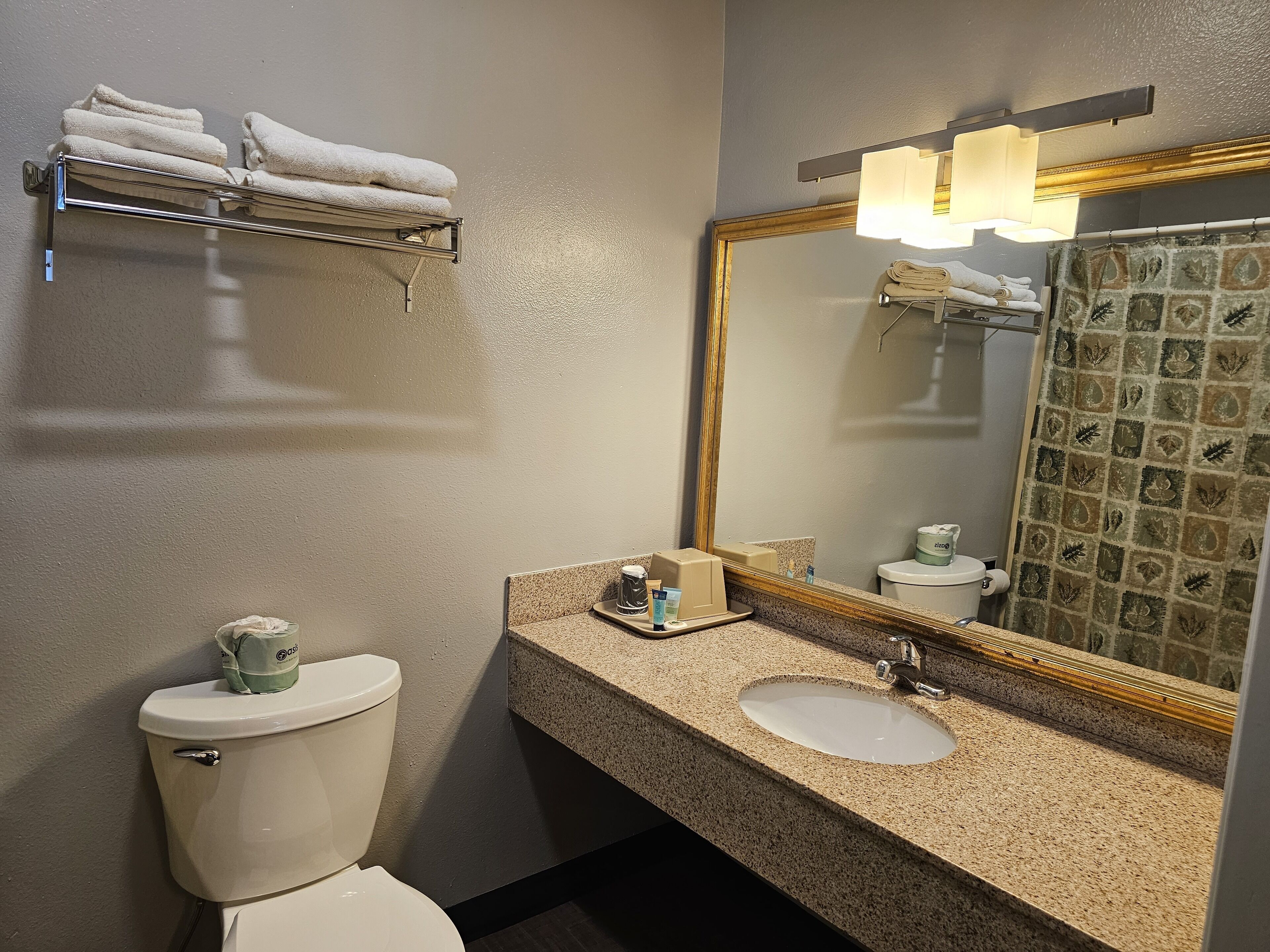 Economy Room, 1 Double Bed | Bathroom | Bathtub, hair dryer, towels