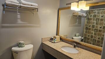 Economy Room, 1 Double Bed | Bathroom | Bathtub, hair dryer, towels