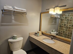 Economy Room, 1 Double Bed | Bathroom | Bathtub, hair dryer, towels