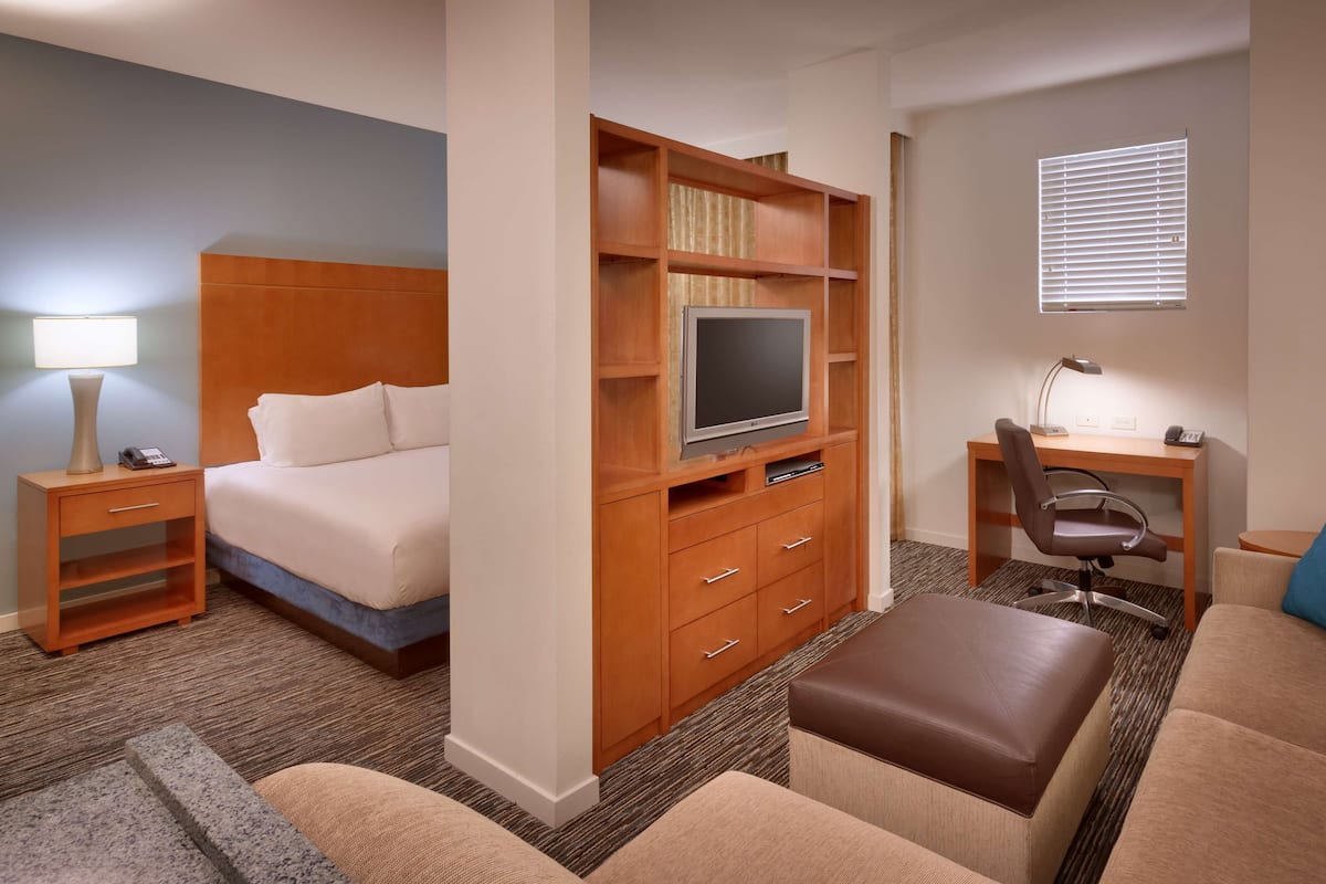 Studio Suite, 1 King Bed with Sofa bed | Premium bedding, pillowtop beds, desk, blackout drapes