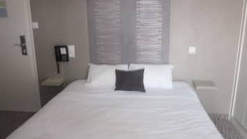 Habitación doble, balcón | Ropa de cama