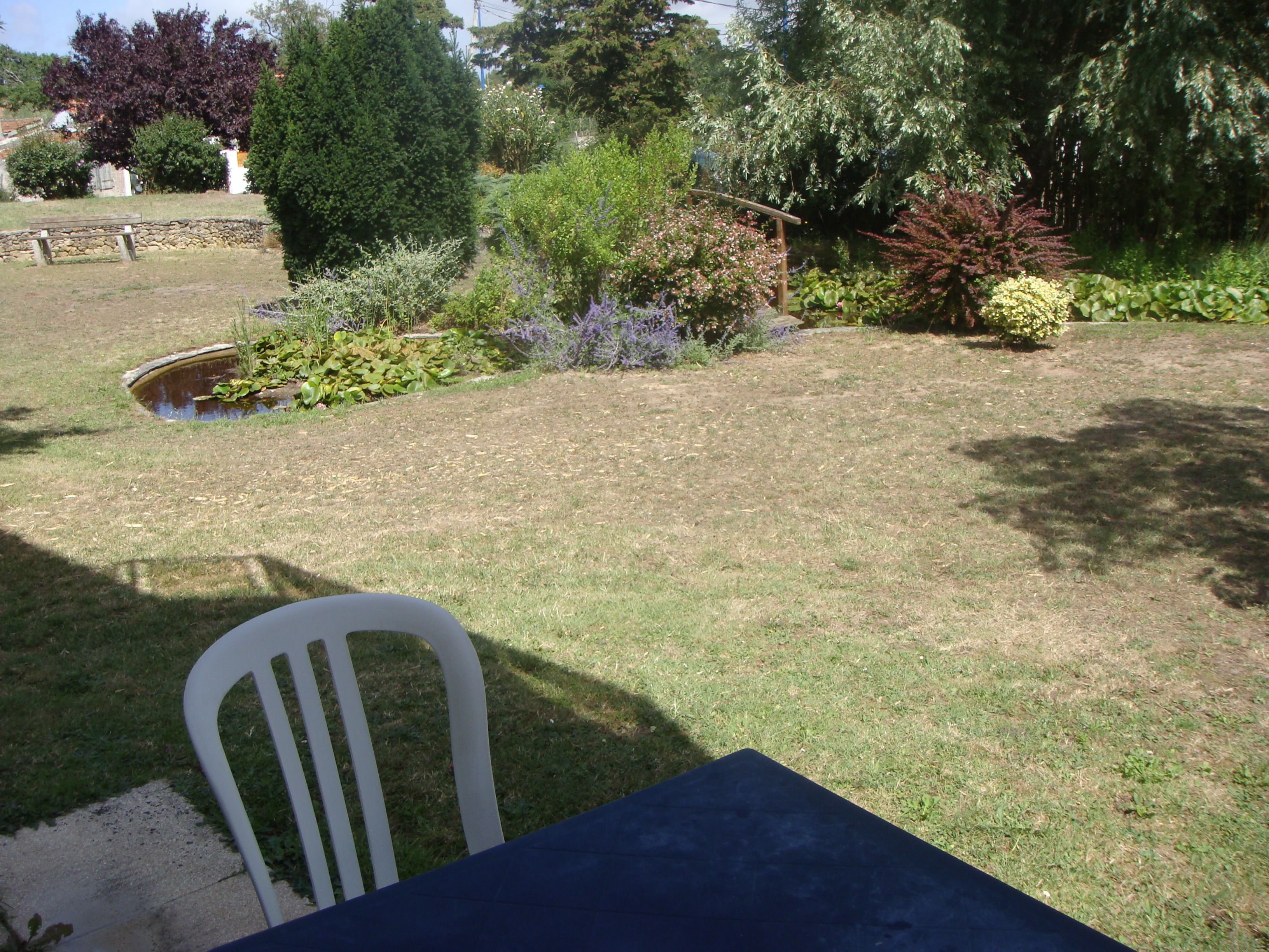 comfort double room, refrigerator & microwave, garden area | bed sheets