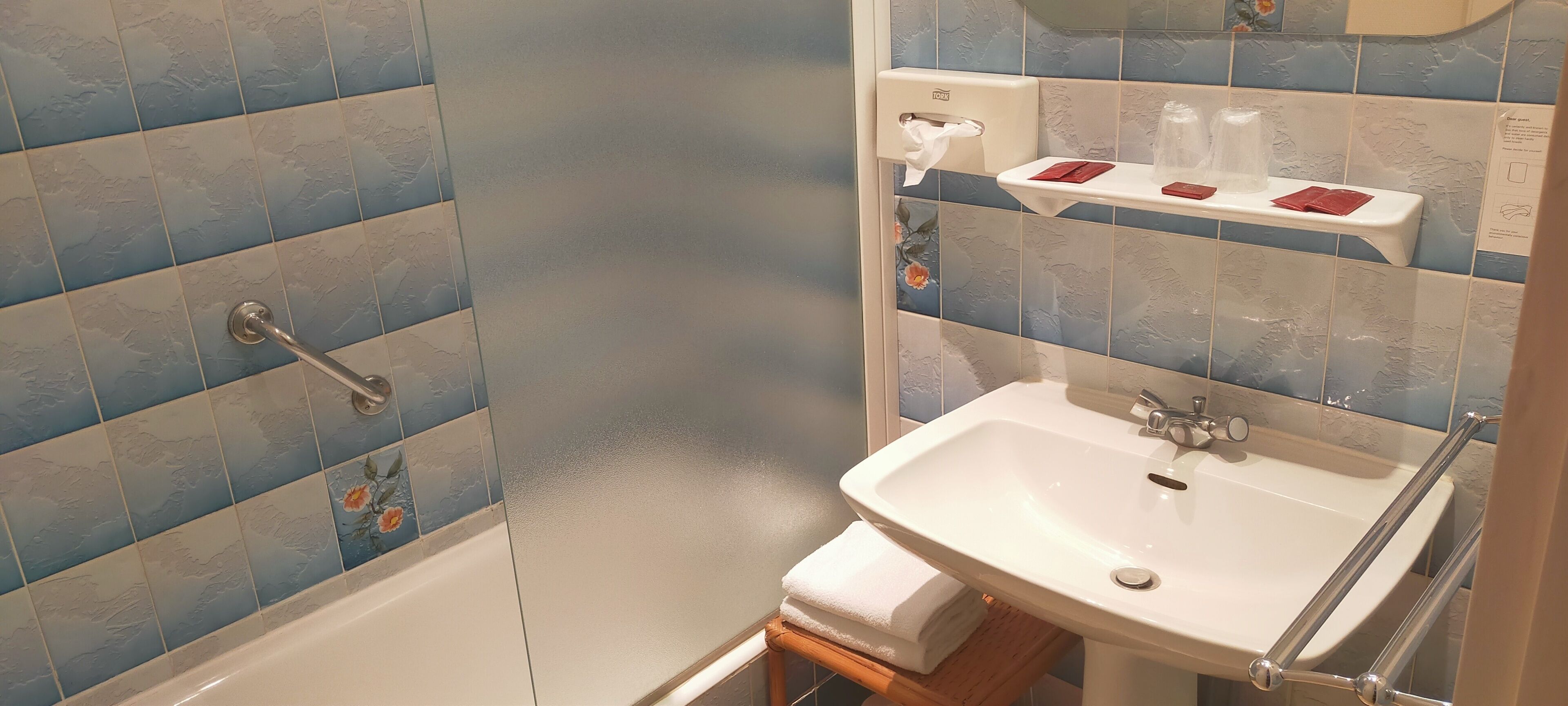 double room, balcony | bathroom | towels