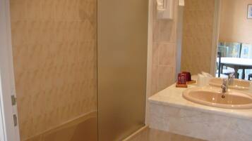 Comfort Room, Refrigerator & Microwave | Bathroom | Towels