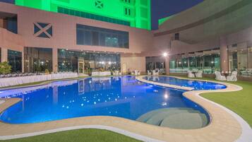 Outdoor pool, open 10:00 AM to 6:00 PM, sun loungers