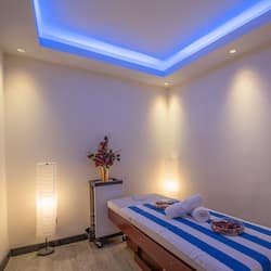 Sauna, baño de vapor, tratamientos corporales y masajes suecos