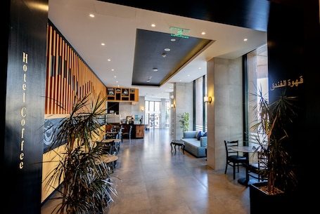 Café. Ramada by Wyndham Al Qassim
