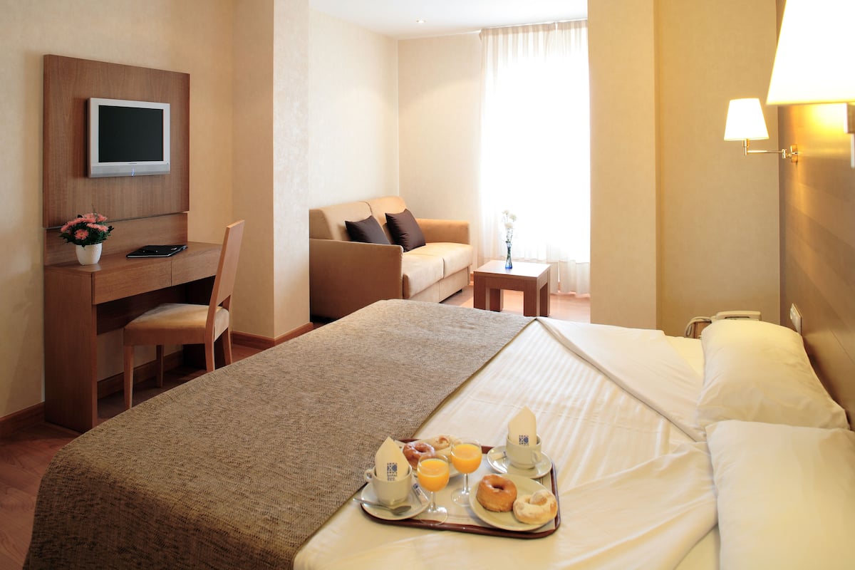 In-room safe, desk, free WiFi, bed sheets