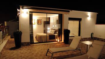 Habitación Premium, bañera de hidromasaje (terraza 603) | Terraza o patio