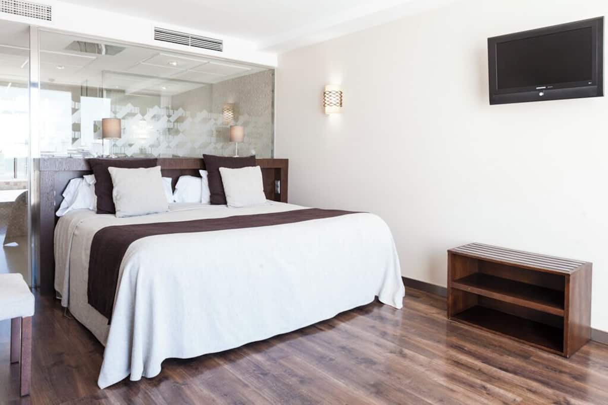 Chambre Premium, bain à remous (balcón 602) | Coffres-forts dans les chambres, bureau, Wi-Fi gratuit, draps fournis