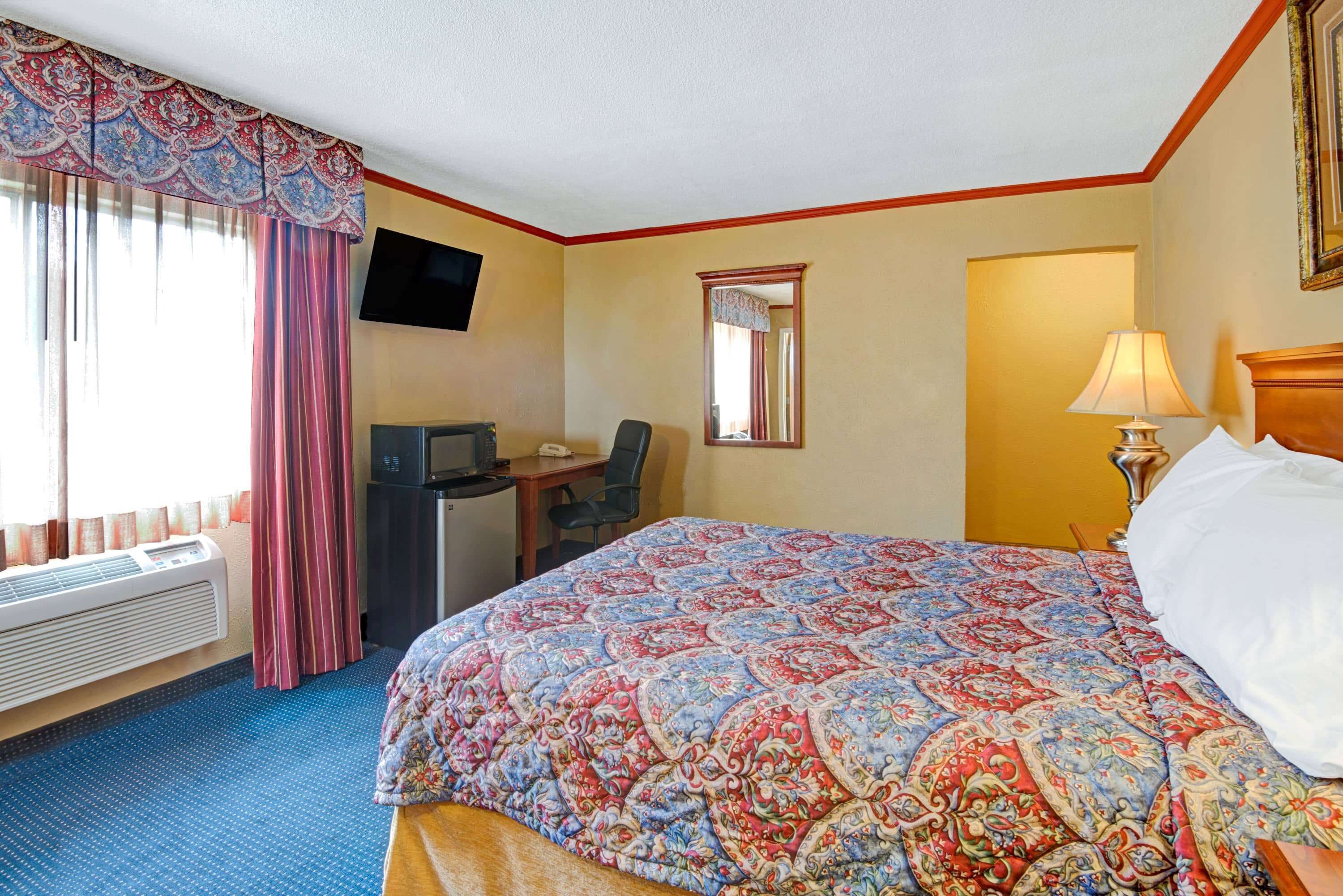 Desk, iron/ironing board, free WiFi, bed sheets