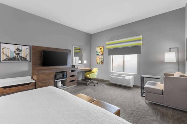 Premium bedding, in-room safe, desk, blackout curtains