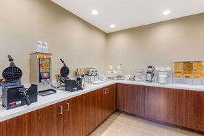 Petit déjeuner complet compris tous les jours