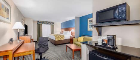 1 bedroom, pillowtop beds, desk, laptop workspace