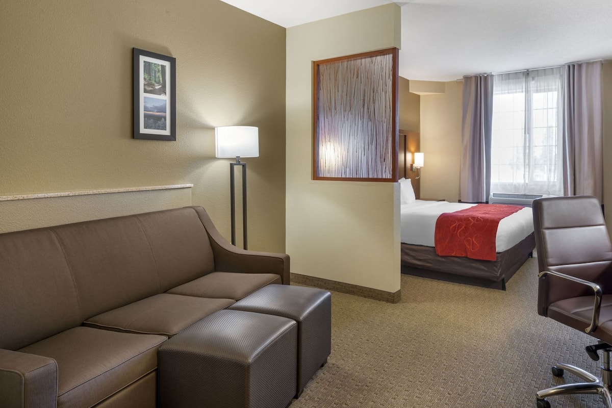 Premium bedding, pillow-top beds, desk, blackout curtains