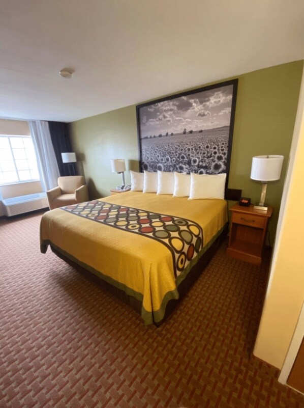 Premium bedding, desk, laptop workspace, blackout curtains - Super 8 by Wyndham Great Bend (Great Bend)