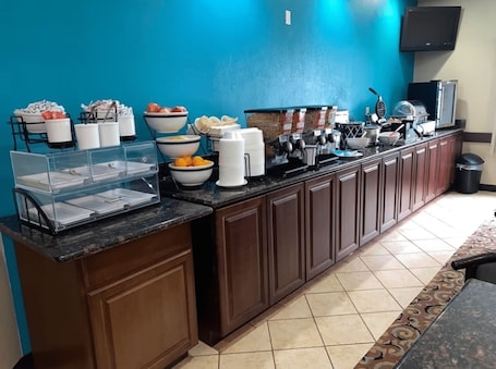 Free daily continental breakfast