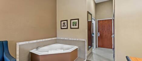 In-room safe, desk, iron/ironing board, free WiFi