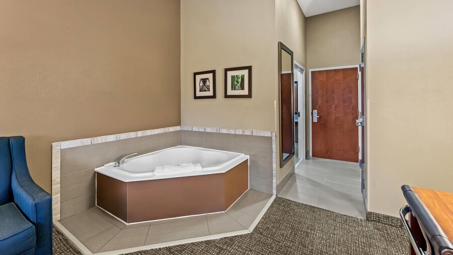 Comfort Inn & Suites Tuscumbia - Muscle Shoals