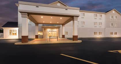 Comfort Inn & Suites Tuscumbia - Muscle Shoals
