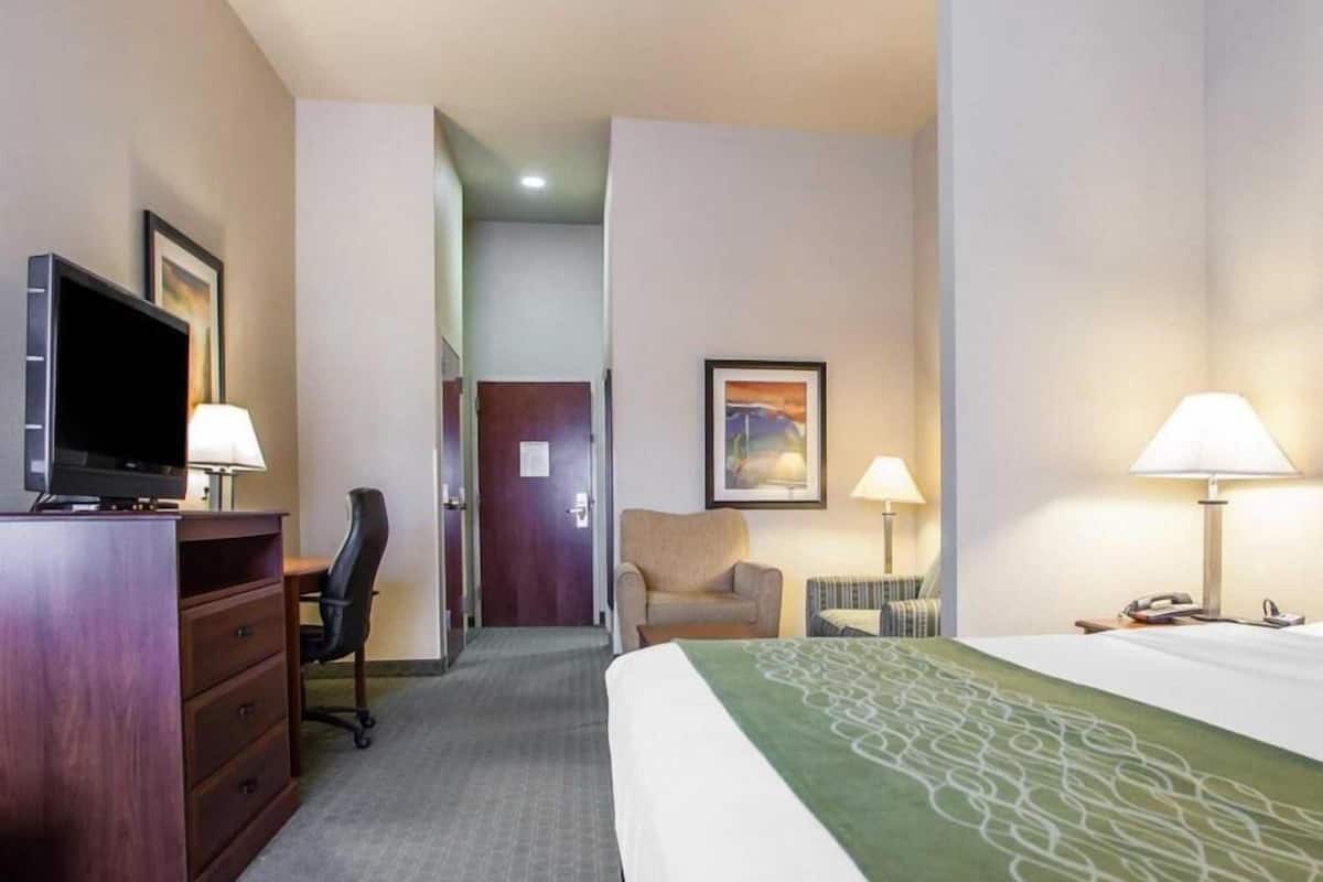 Caja de seguridad en la habitación y escritorio