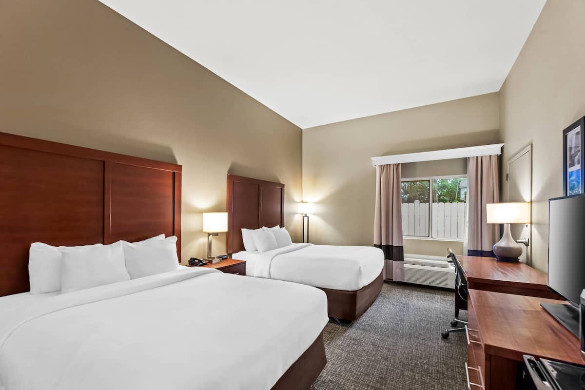 In-room safe, desk, iron/ironing board, free WiFi