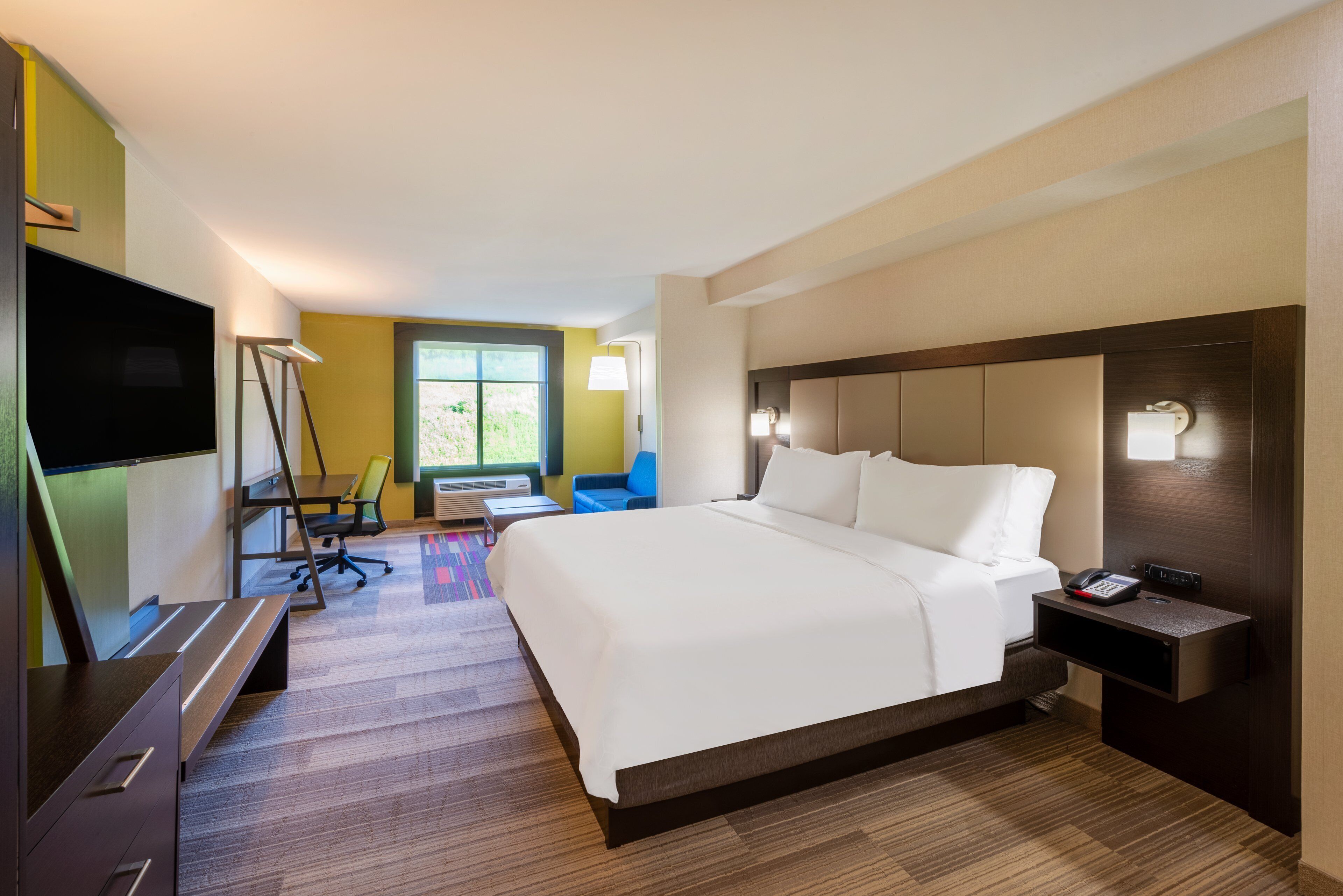 suite, 1 king bed (walk-in shower) | in-room safe, desk, laptop workspace, blackout curtains