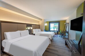 Caixa forta a l'habitació i escriptori 