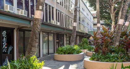Kuhio Banyan Club