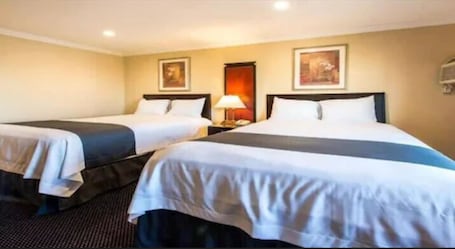 Escritorio, camas plegables/adicionales y wifi gratis . Queencity Inn