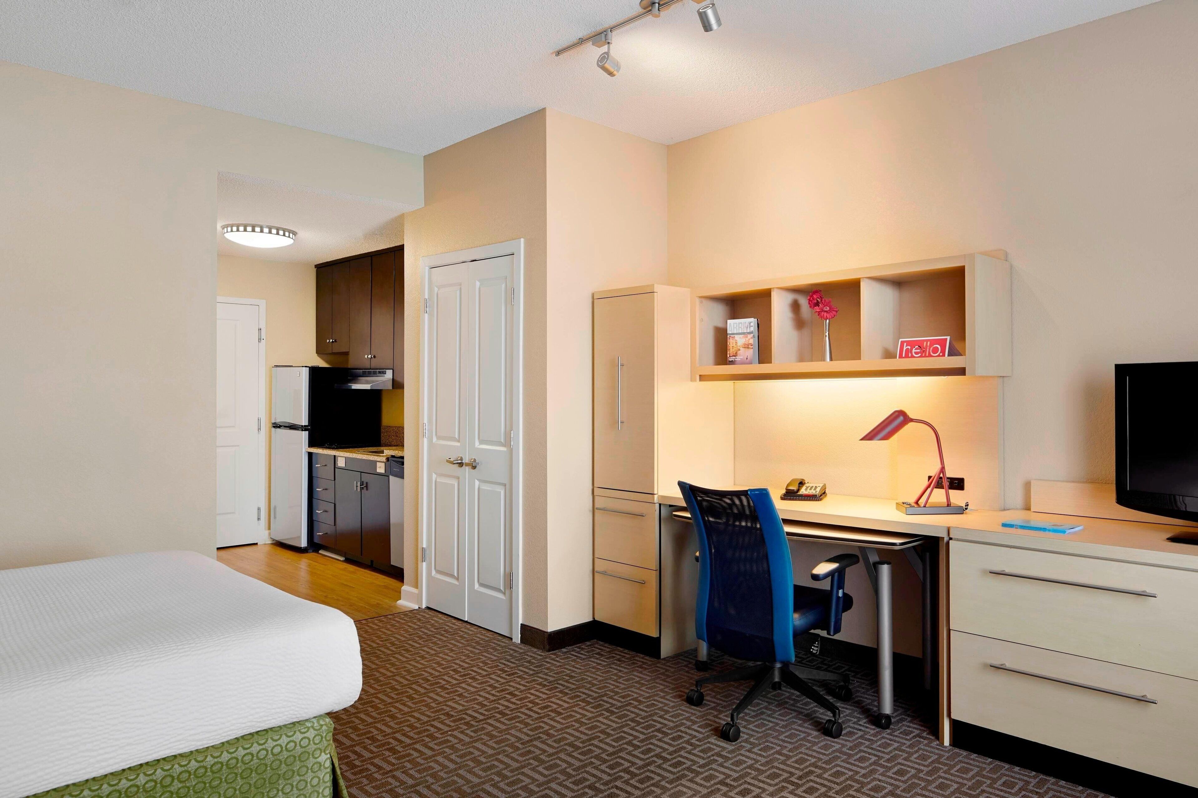 in-room safe, desk, iron/ironing board, wifi