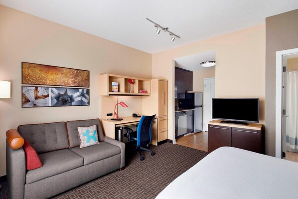 In-room safe, desk, iron/ironing board, WiFi