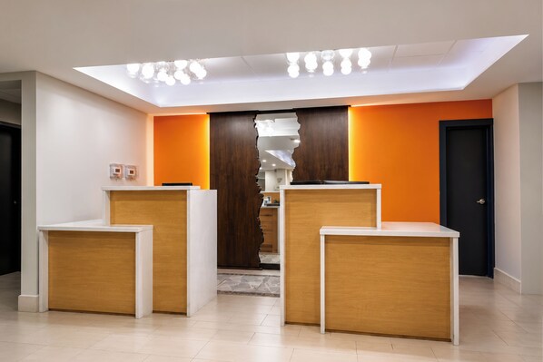 Quầy tiếp tân