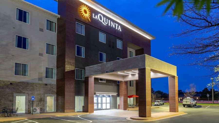 La Quinta Inn & Suites by Wyndham Augusta/Fort Eisenhower
