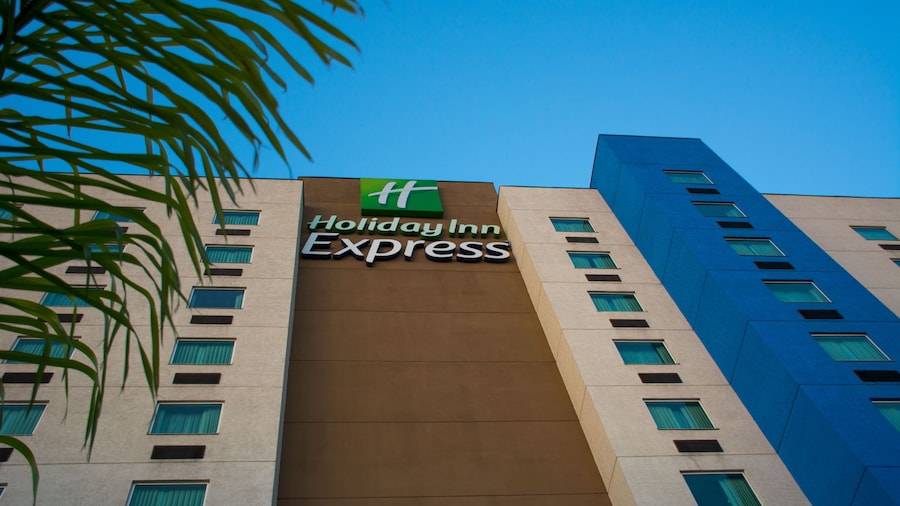 Holiday Inn Express Saltillo Zona Aeropuerto by IHG