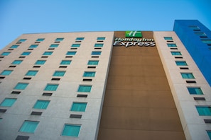 Exterior - Holiday Inn Express Saltillo Zona Aeropuerto by IHG (Saltillo)