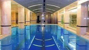 Exercise/lap pool
