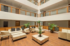 Bar (on property) - Ramada by Wyndham Jaipur (Jaipur)