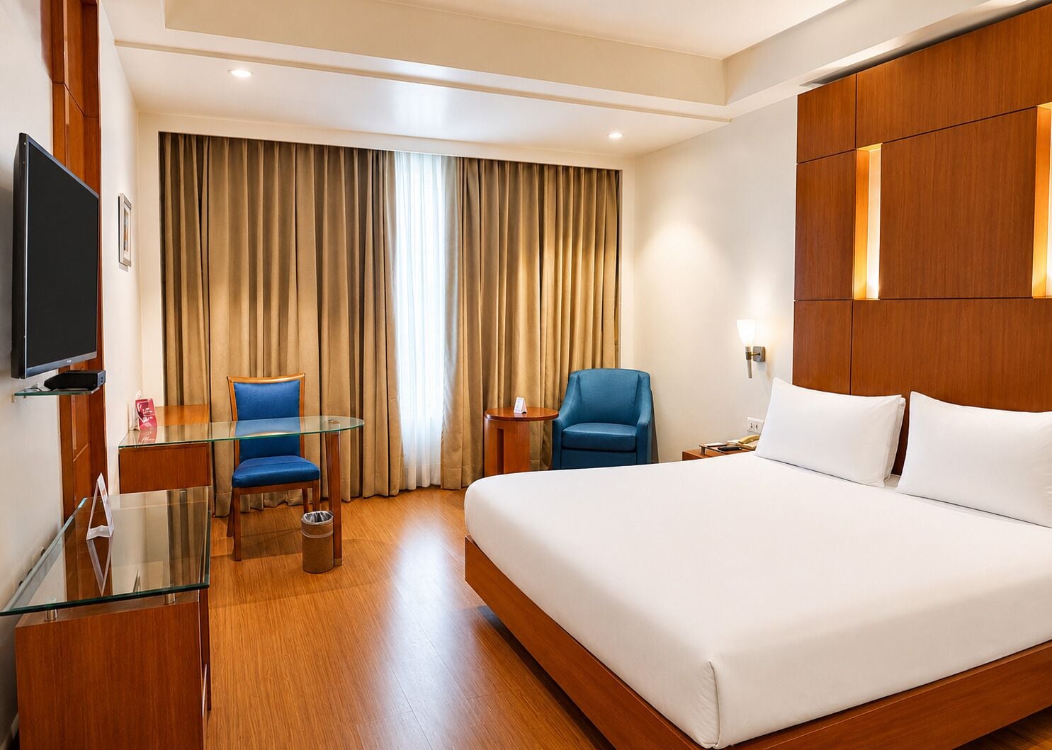 1 bedroom, minibar, in-room safe, desk