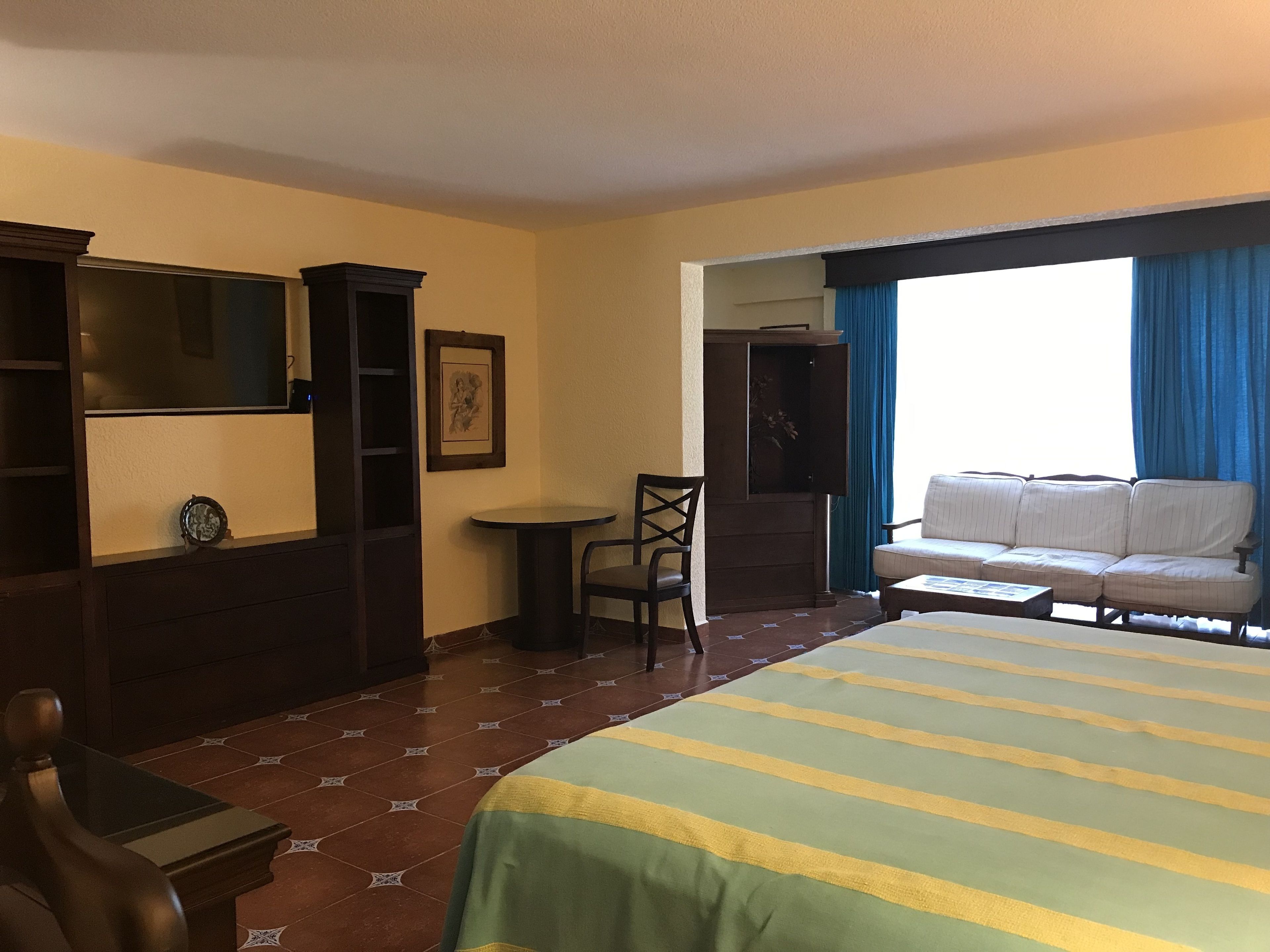 master suite | down duvets, in-room safe, blackout curtains, iron/ironing board