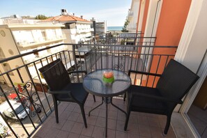 Cofres nos quartos, escrivaninha, Wi-Fi de cortesia