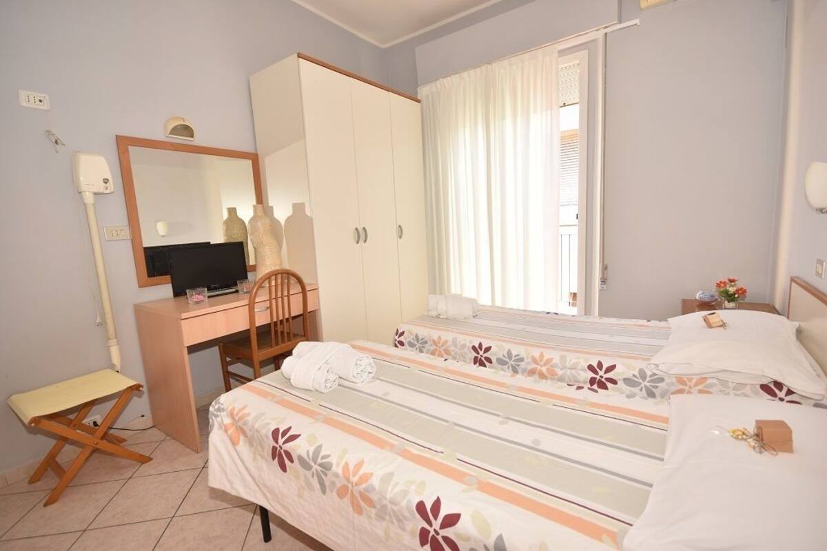 Quarto casal ou duplo | Cofres nos quartos, escrivaninha, Wi-Fi de cortesia