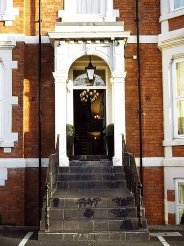 Kensington House Aparthotel