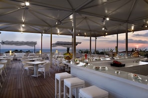 Lunch served, Italian cuisine