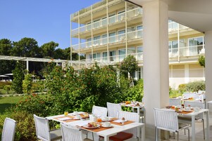 Lunch served, Italian cuisine
